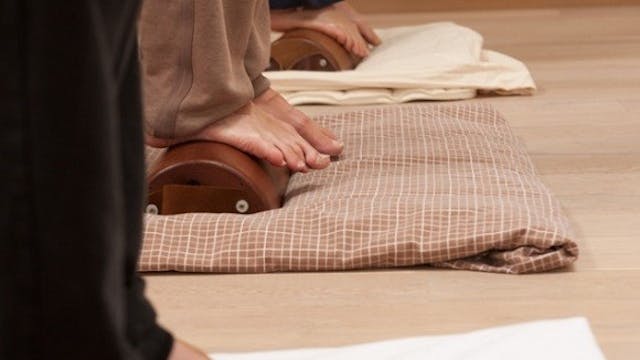 in je midden staan, in moeiteloze oprichting