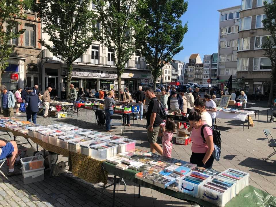 Zonnige Zondagen boekenmarkt van 't Leeshuus