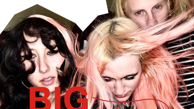 Verwacht een optreden dat alles loswrikt wat vast zit. Wild, eerlijk, een beetje chaotisch.