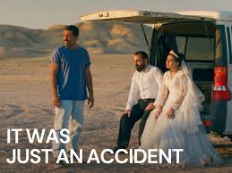 FOTO FILM IT WAS JUST AN ACCIDENT