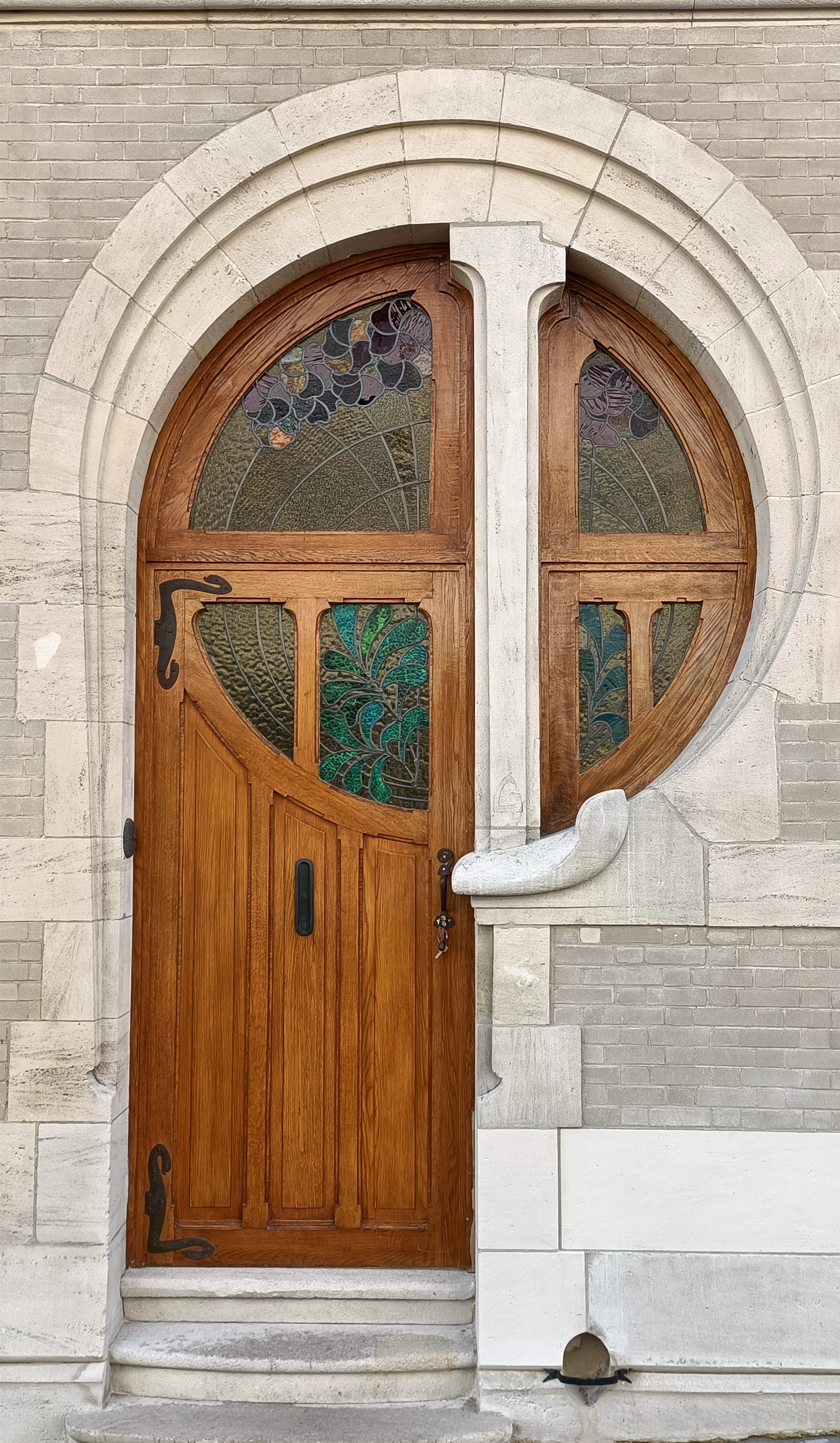 Guided Tour : Art Nouveau, from the Spring to the Ponds