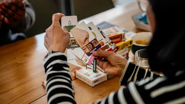 Praatcafé in bibliotheek De Pinte