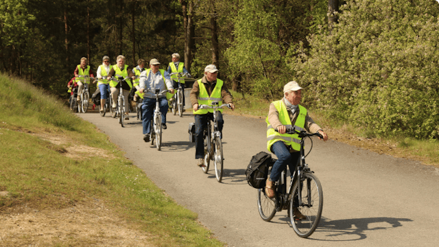 Telkens samenkomst en vertrek vanuit Muizen-Dorp.