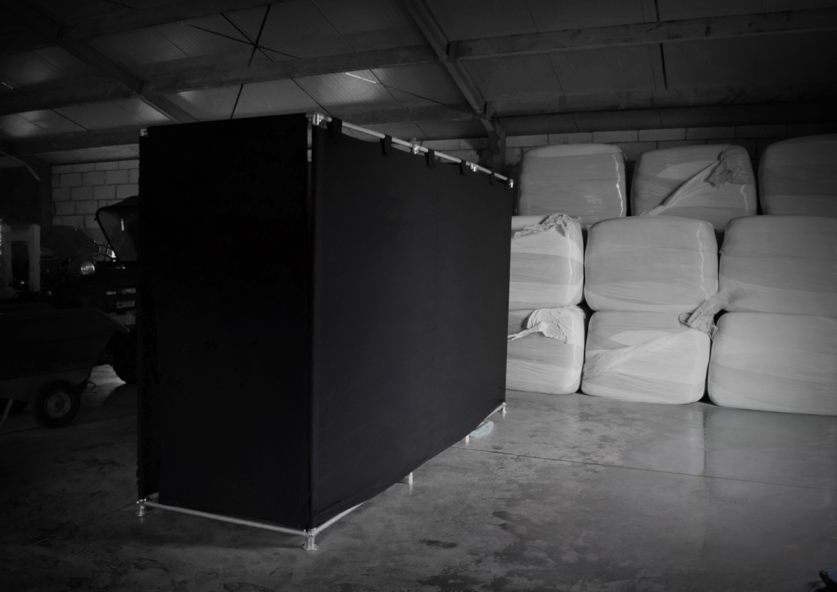 De Mini Escape past op elke locatie, zelfs een stal :-)