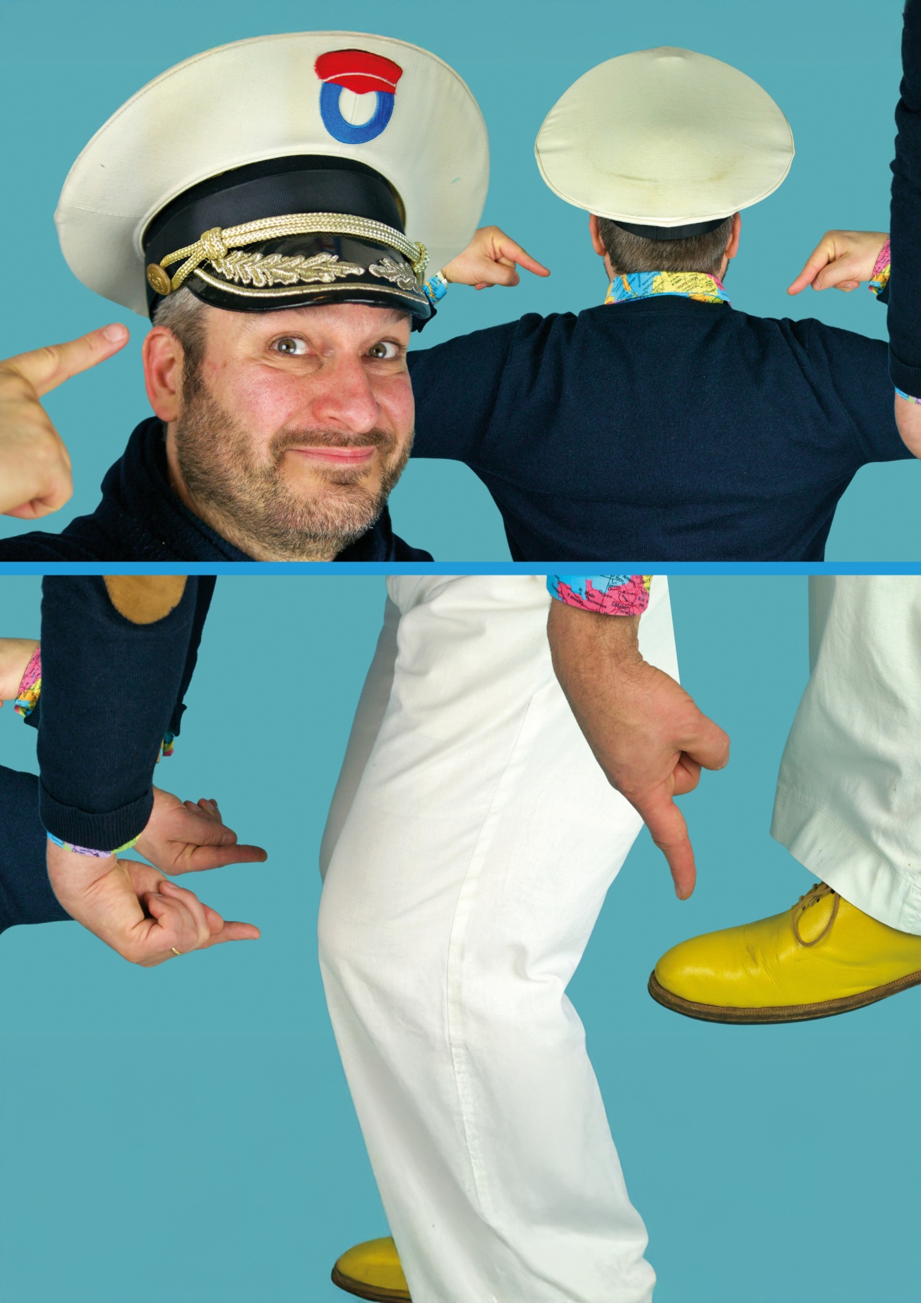 Kapitein Winokio draagt een witte kap met een rood, wit en blauw embleem en een zwarte en gouden militaire pet. Hij wijst naar zijn hoofd met één hand en poseert met een andere man die een grote, witte, ronde hoed draagt. De man met de hoed heeft zijn rug naar de camera en zijn armen gebogen, terwijl hij naar achteren wijst. De onderste helft van de afbeelding toont een persoon in witte broek en gele schoenen, met een hand die een duim naar beneden geeft. De achtergrond is lichtblauw.