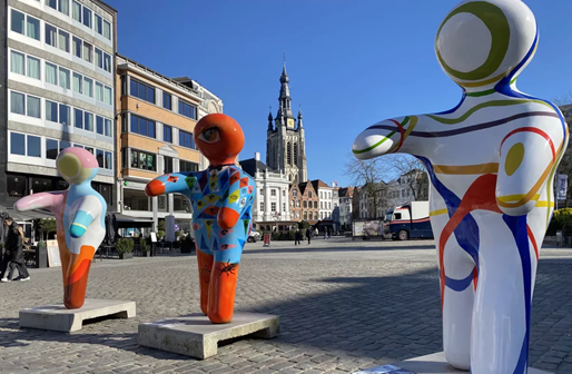 De Dolls op openbare plaatsen - 1