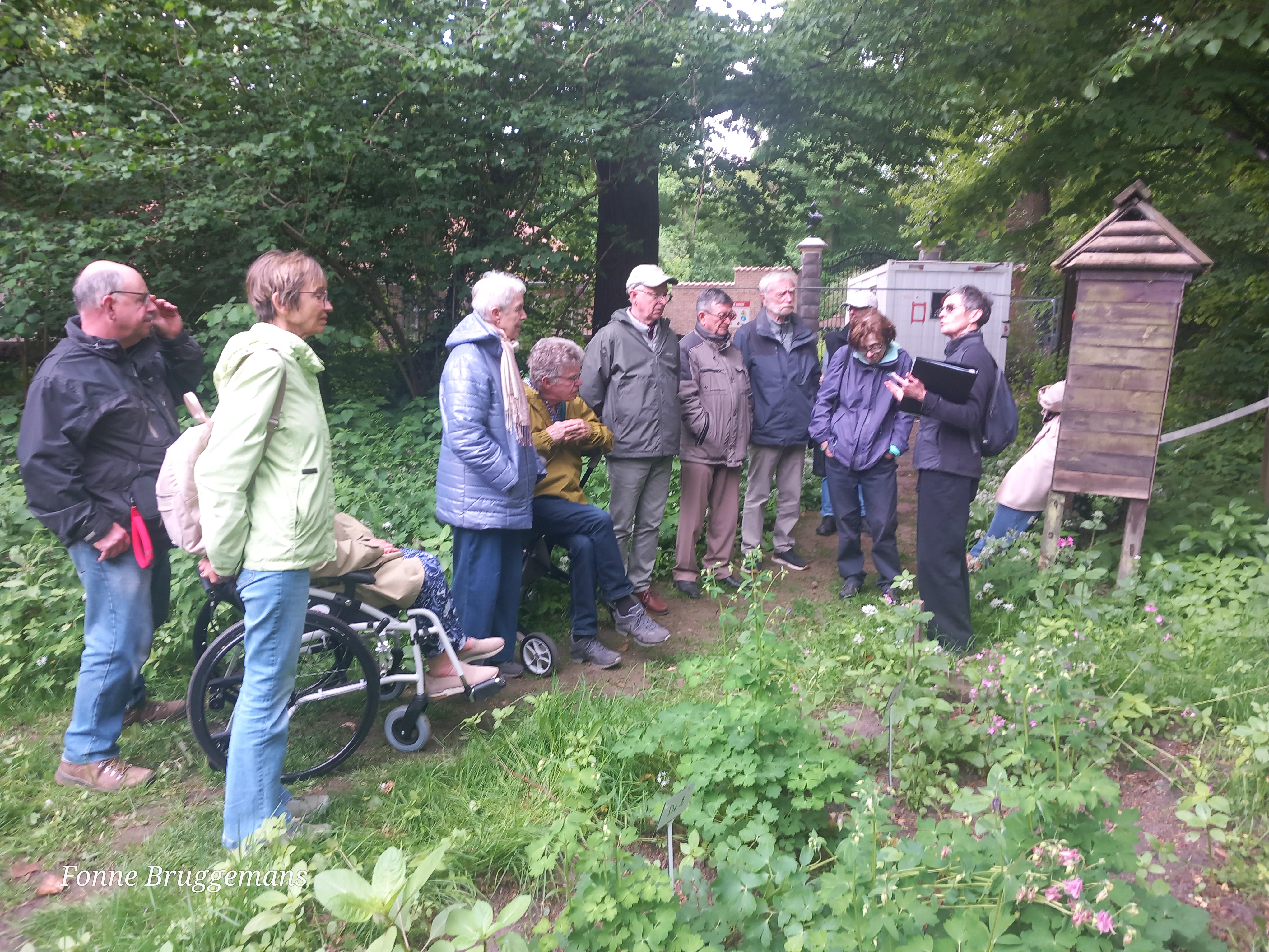Onze gids Arline aan het werk.