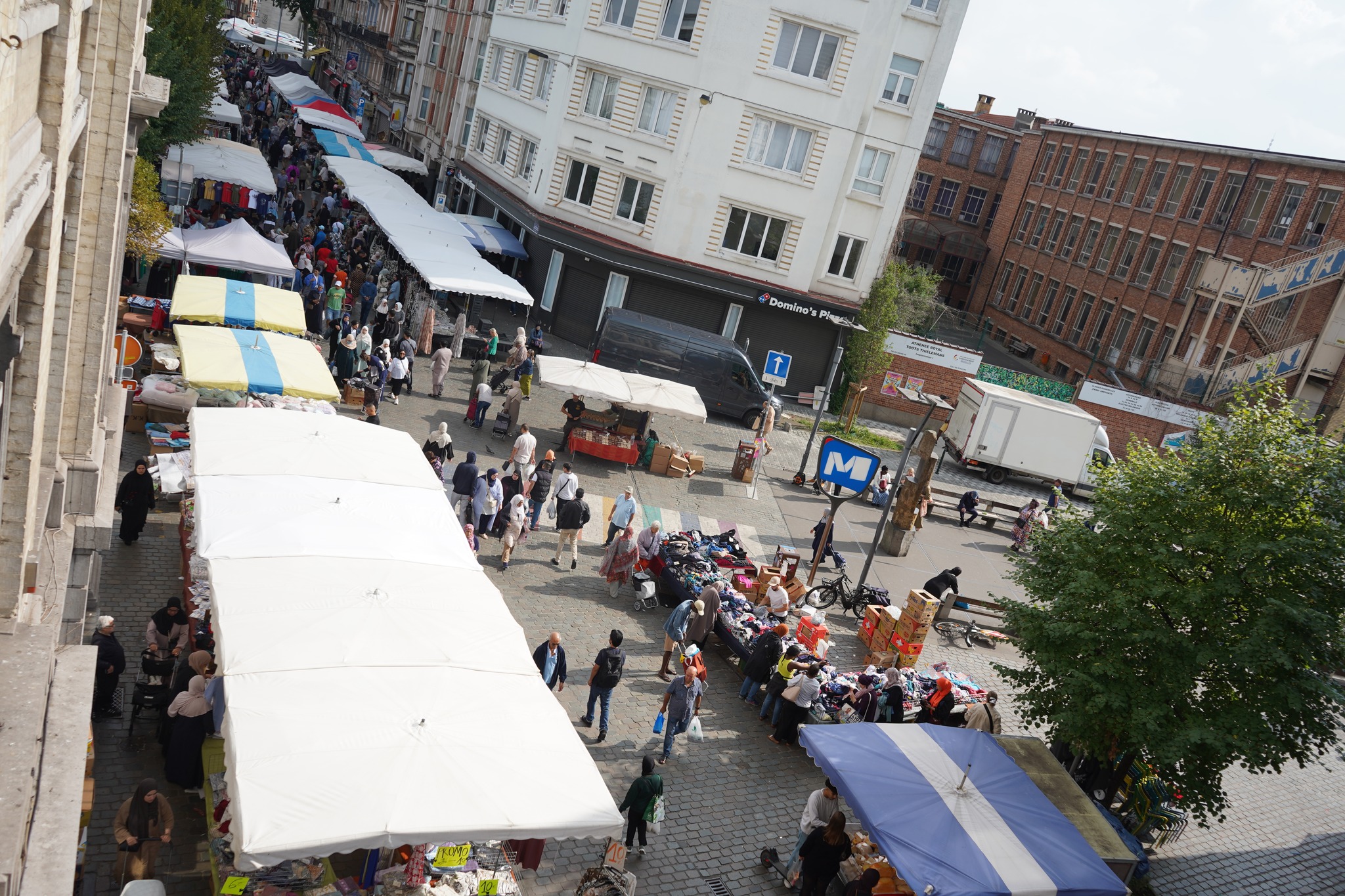 Marché du jeudi à Molenbeek - Parvis Saint-Jean Baptiste