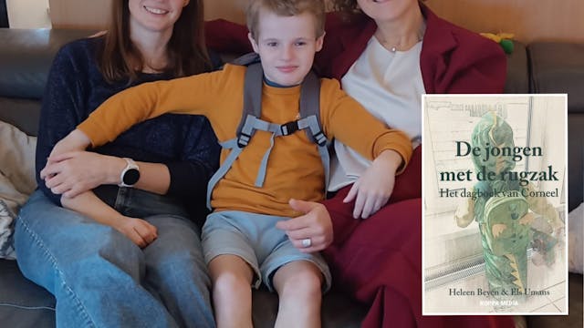 De jongen met de rugzak