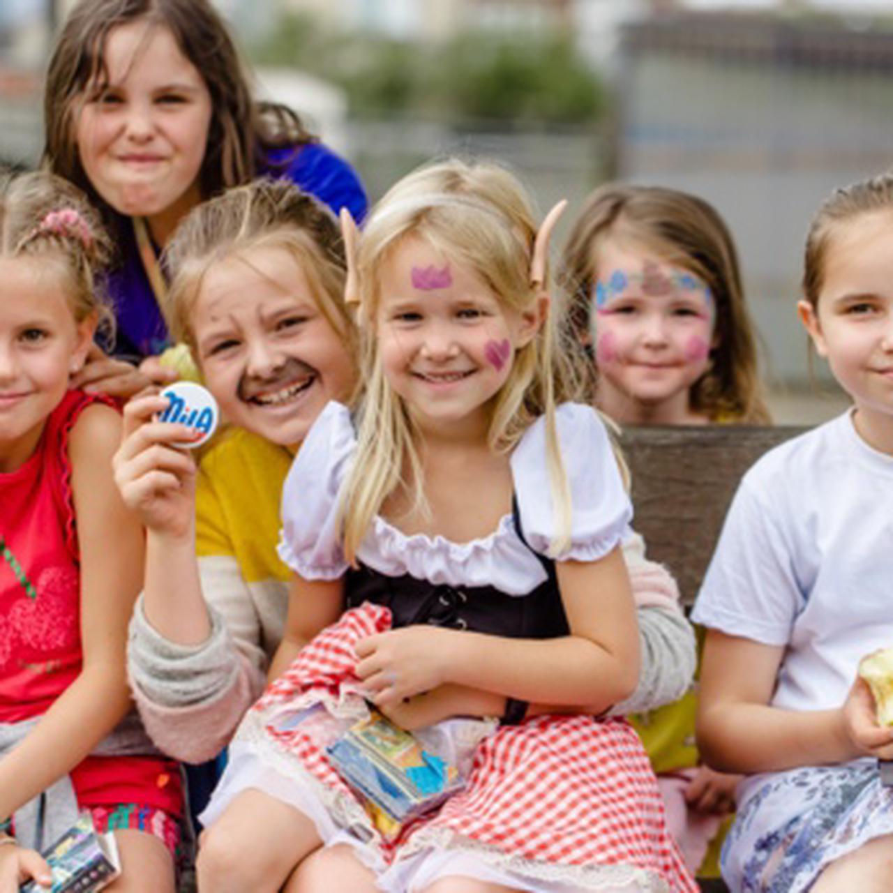 Theater: Hashtag Helden