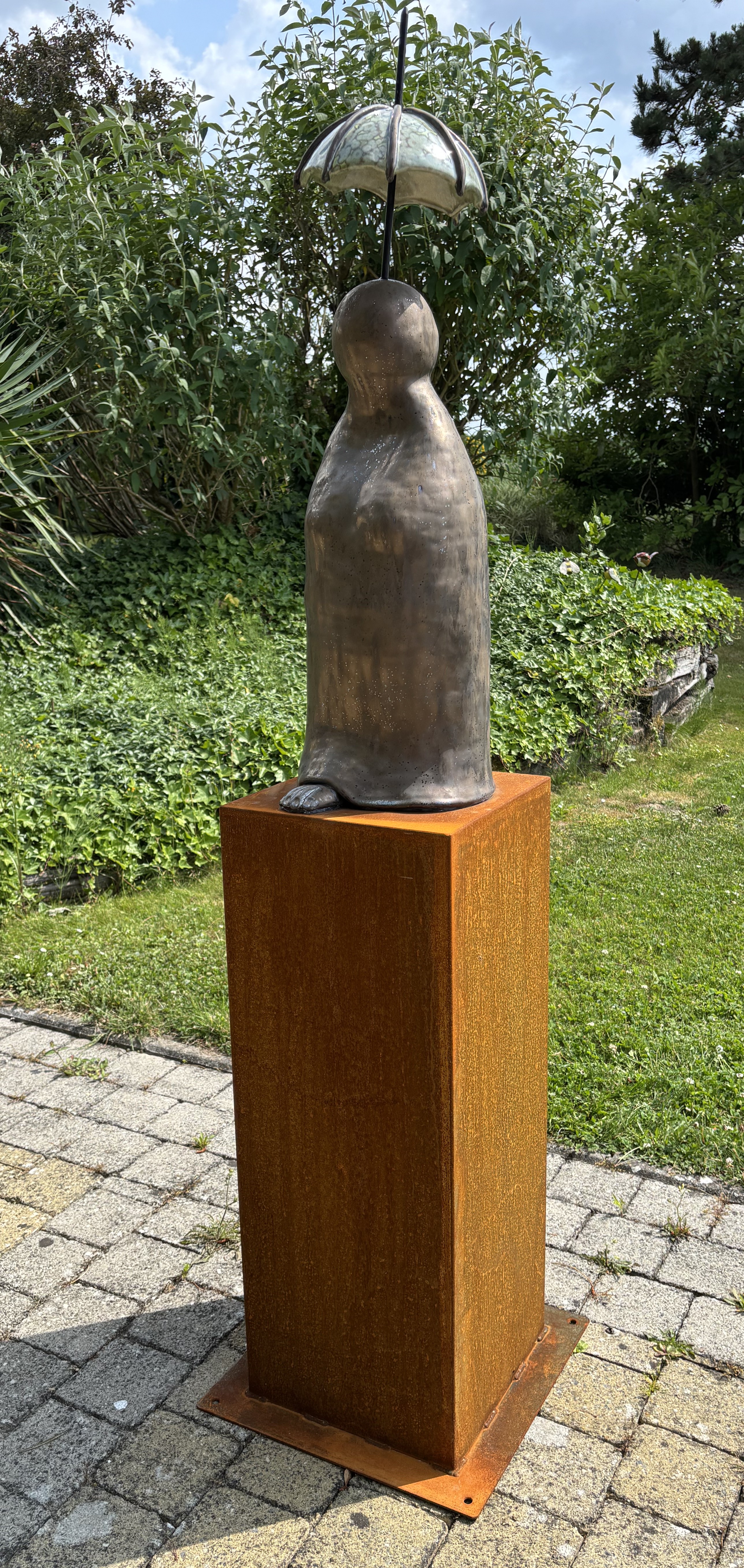 Vrouwtje met paraplu