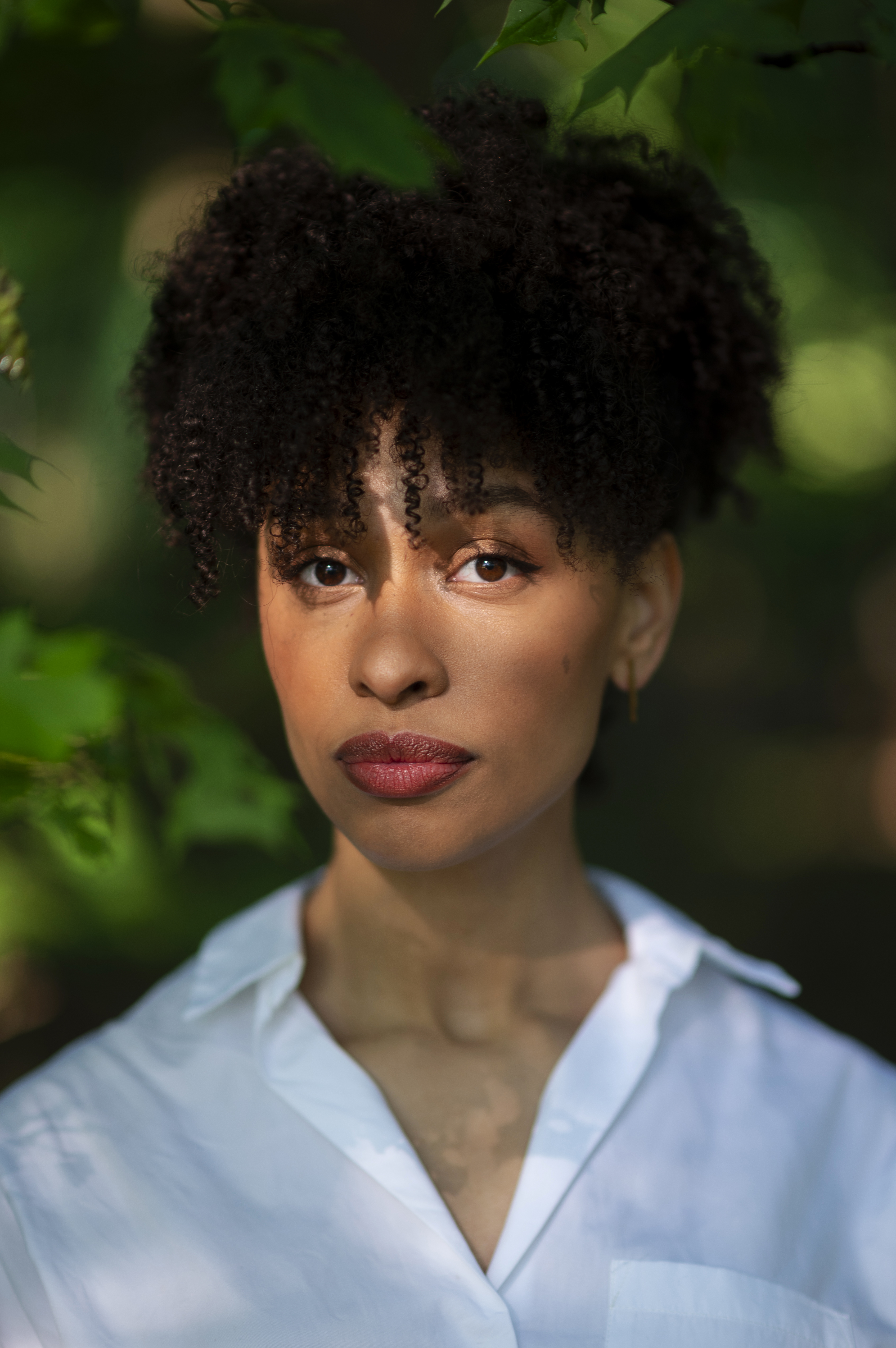 Esohe Weyden met groene achtergrond