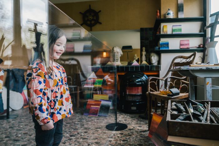 In het schildersatelier van de boer-schilder