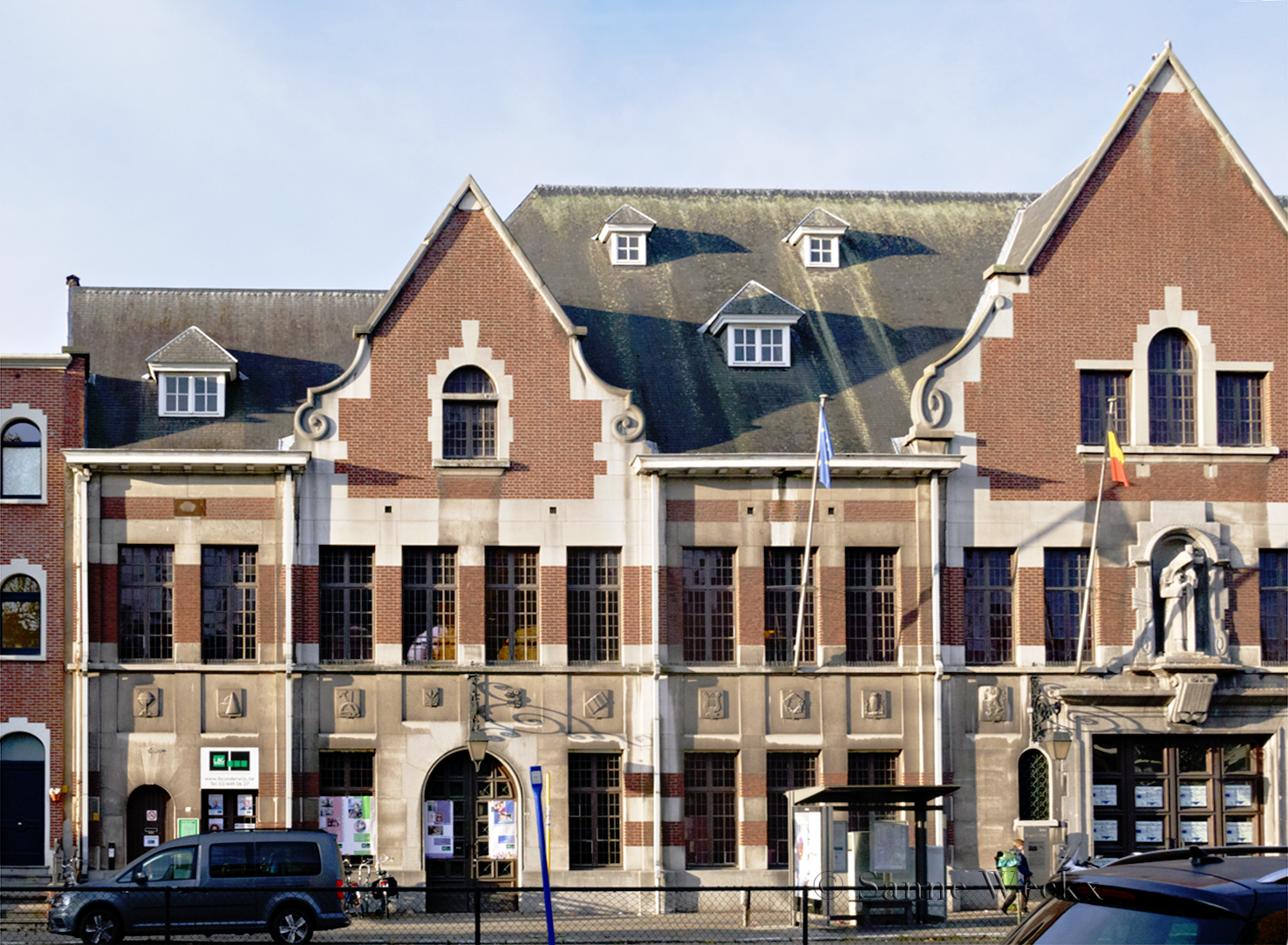 Voorgevel school