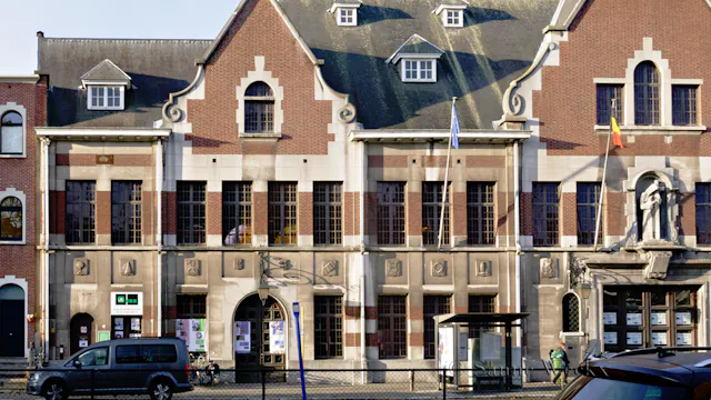 Voorgevel school