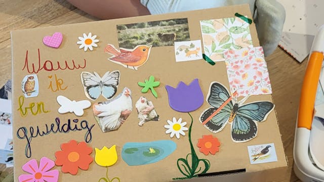 Voor hoogsensitieve jongeren van 12 tot 18 jaar. We leren over hoogsensitiviteit? Yoga Nidra. Wat is goed voor mij? Mildheid. De "Wauw, ik ben geweldig-doos!" Portie zelfcompassie. Creativiteit. Natuur. Bewegen. En nog zoveel meer ...