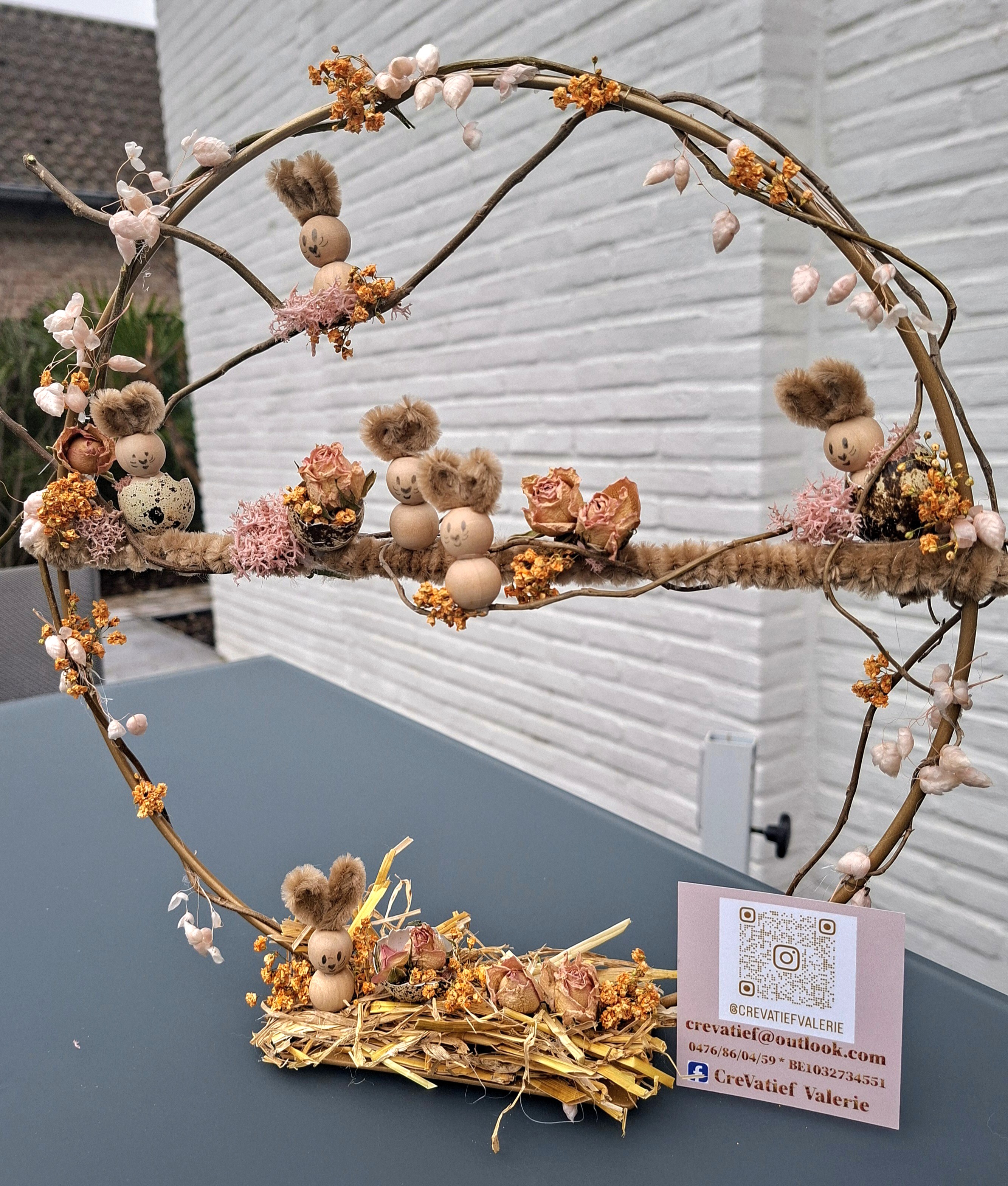 Stap voor stap je bloemstukje maken onder professionele begeleiding van floriste CreVatief Valerie. Alle materialen en drankje inbegrepen🐰🐣