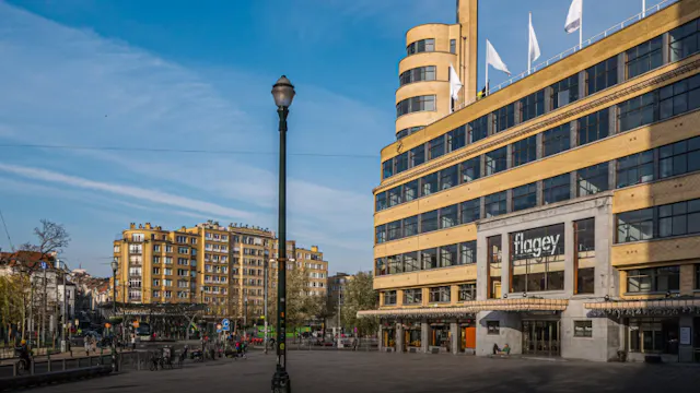 Flagey: pakketboot en geluidsfabriek