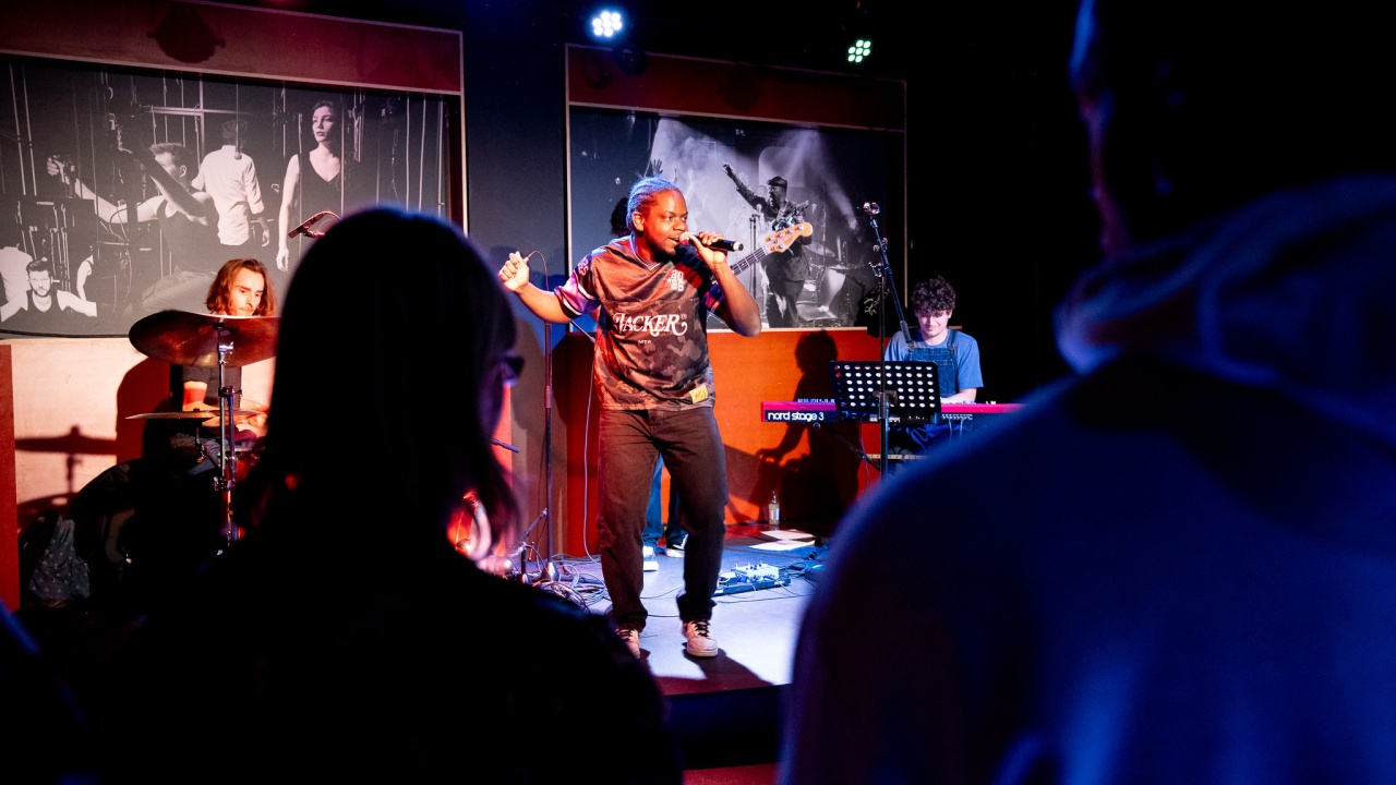 hoofdbeeld (Helin Gümüs) (1).jpg