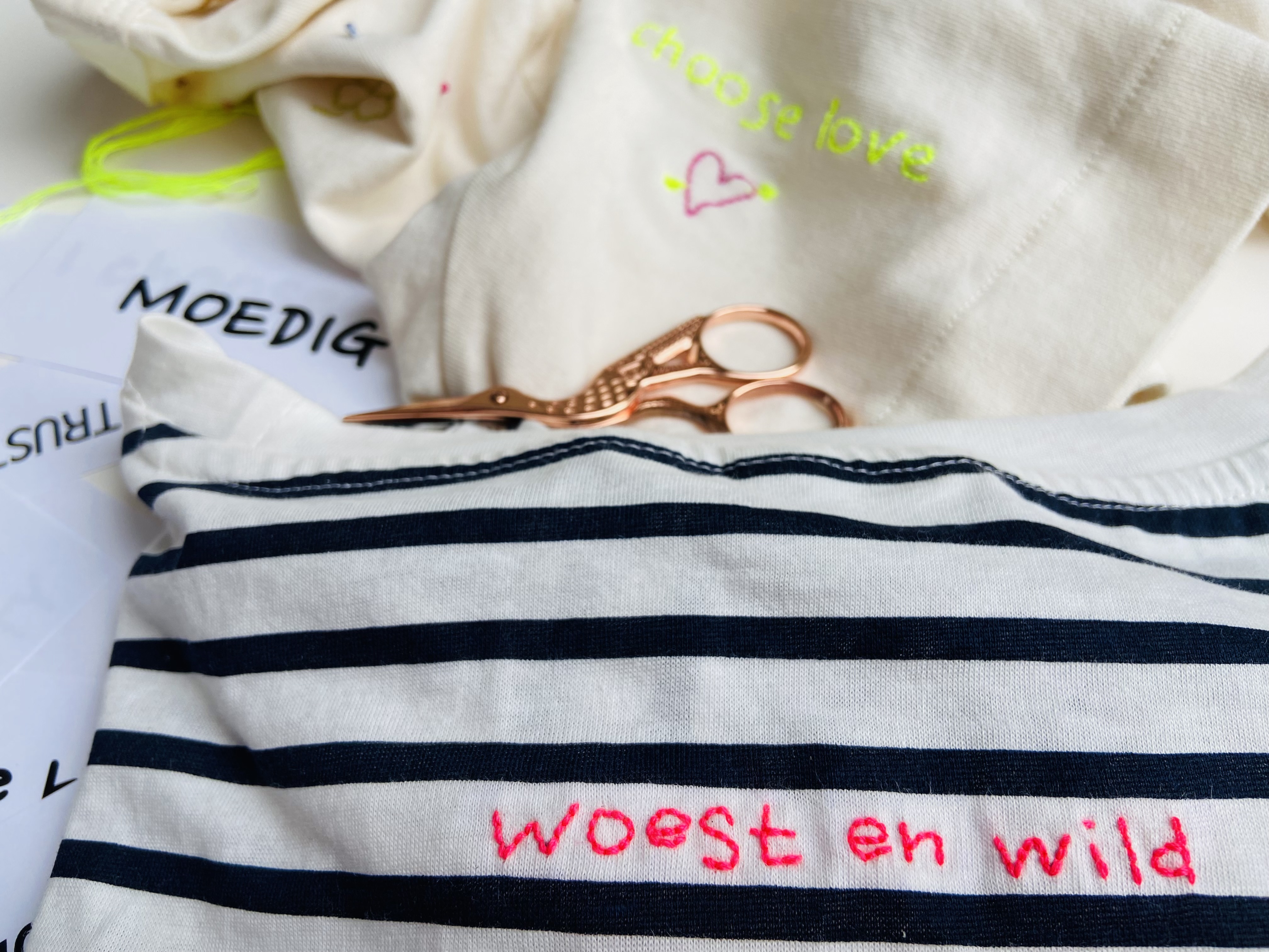 106 borduren op een T-shirt.jpeg