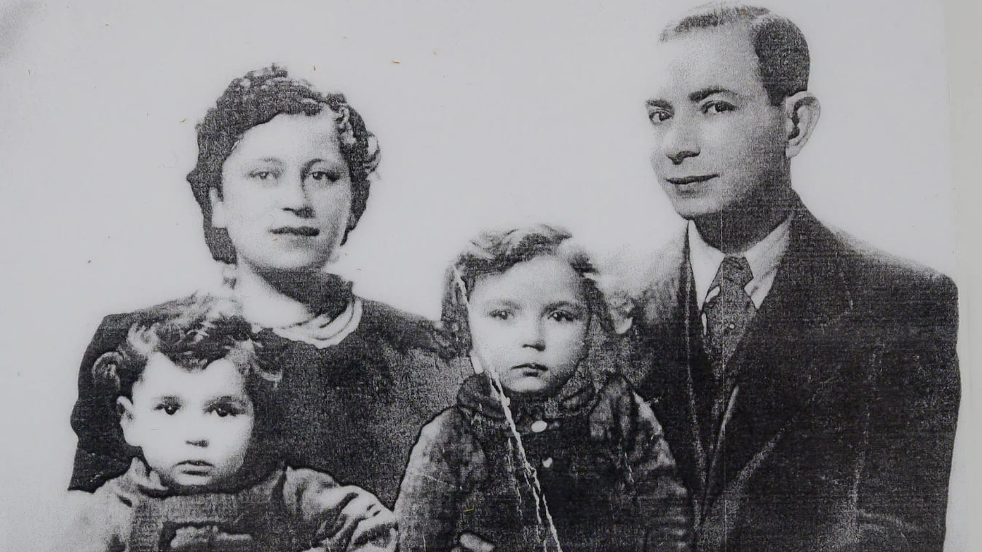 Geen verhalen zonder muziek denken wij nu al voor de 3de editie op rij. Storytellers vragen liedjes aan bij zangers van de Poel voor tussen hun verhalen door.