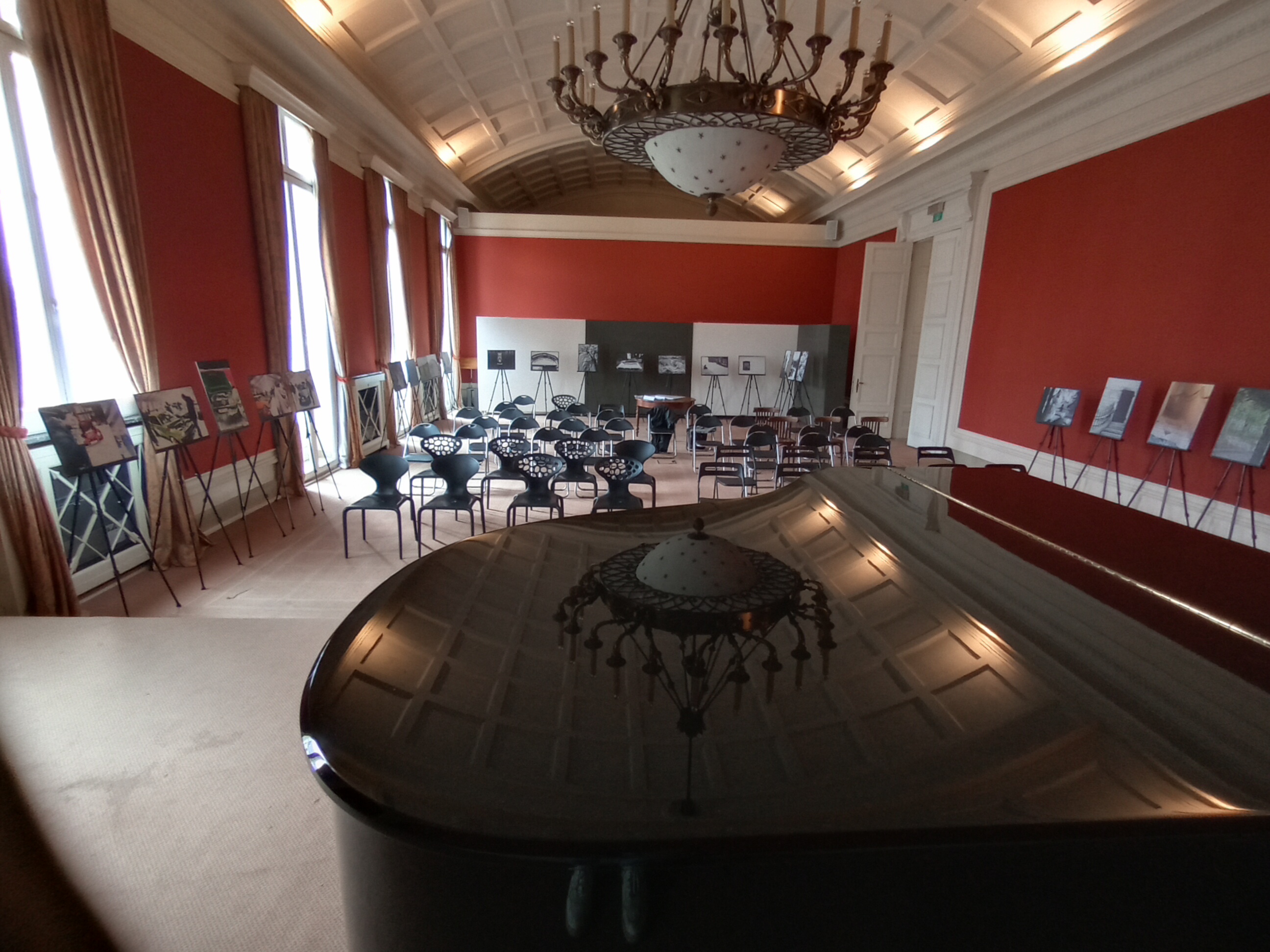 Foto-expo De wereld door mijn lens in de kapel van boekenhuis Theoria.