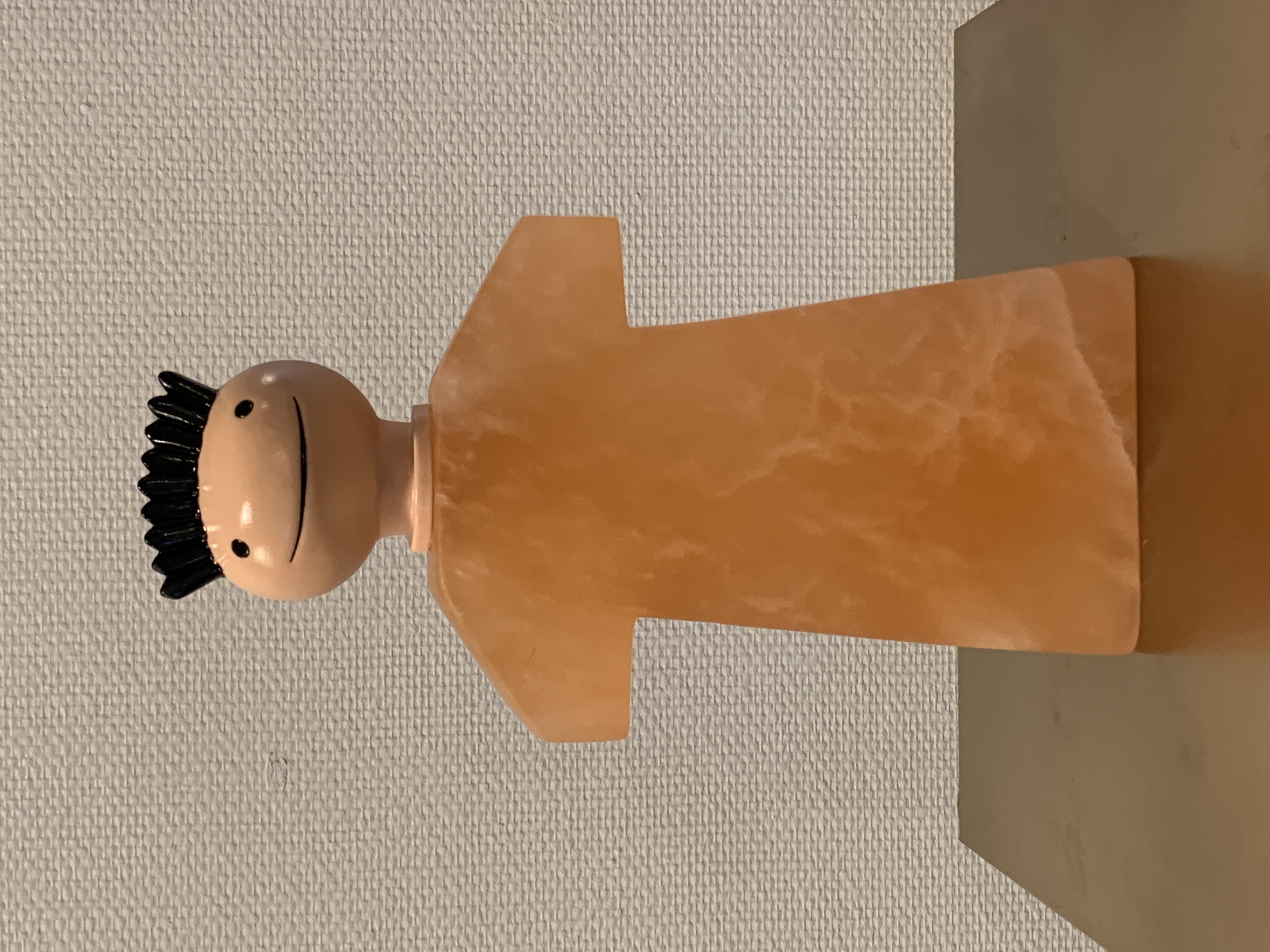 Beeldje in Oranje seleniet