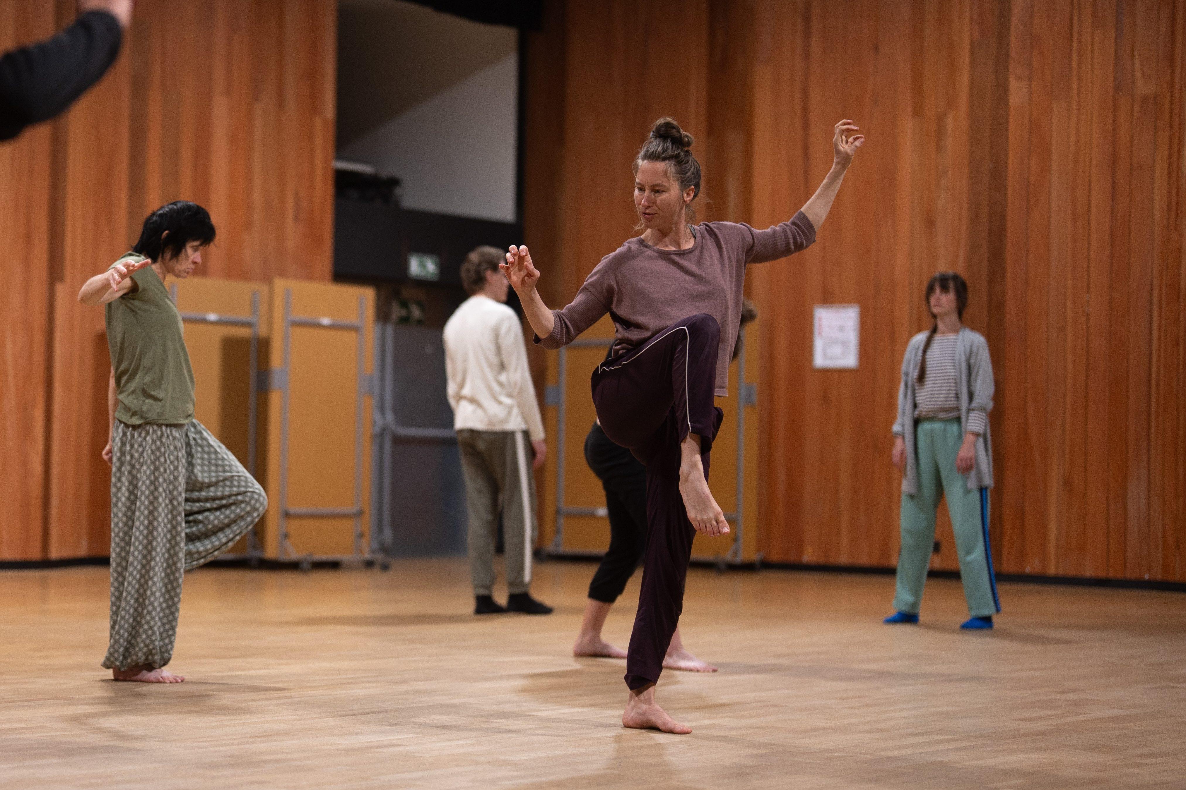 CONTACT IMPROVISATION IMMERSION: new dialogues w/ Siri & Mileen