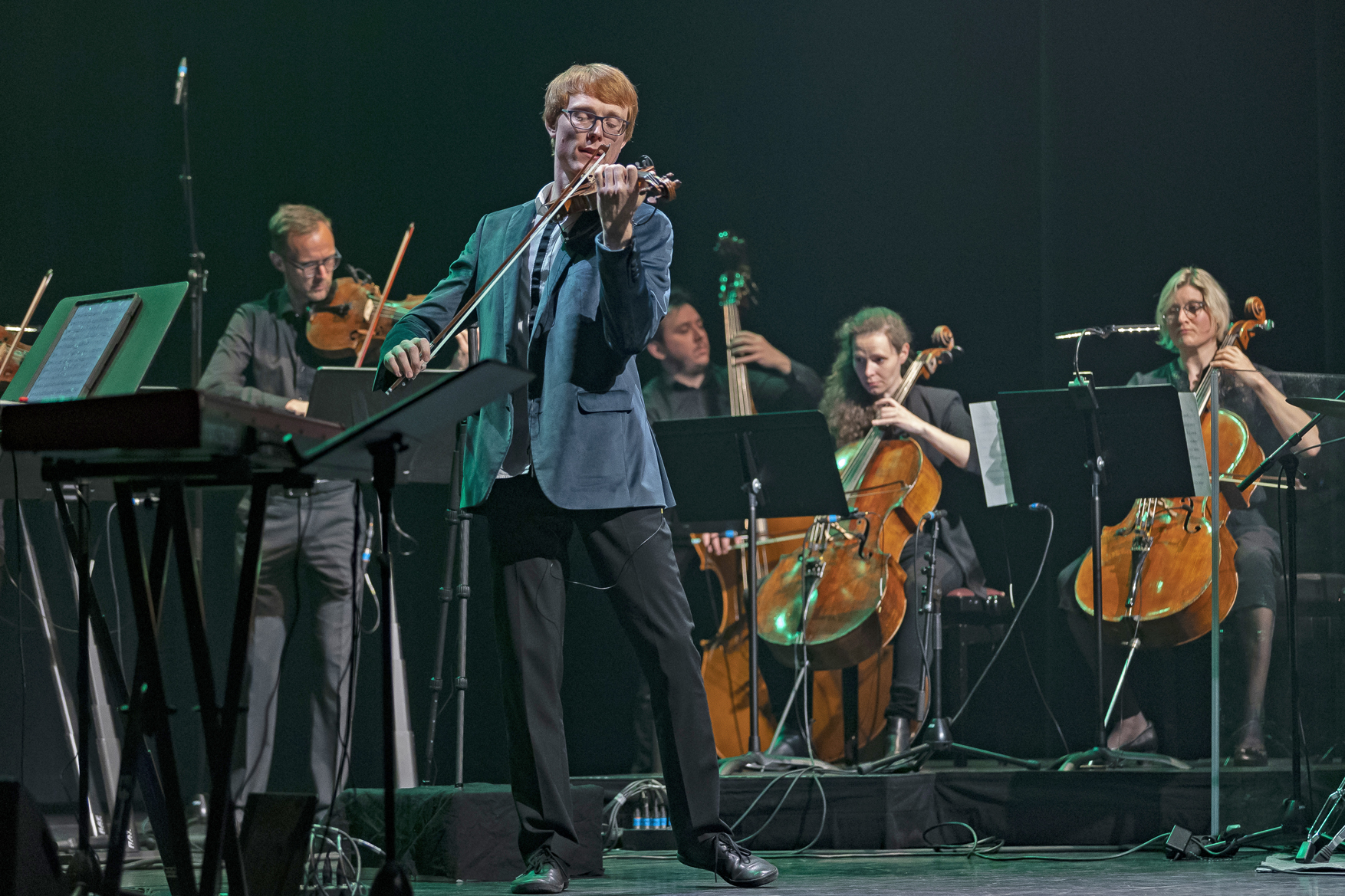 FIDDLER ON THE GROOVE