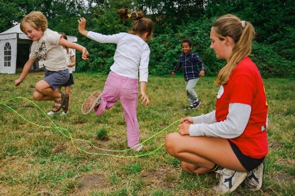 Dribbel, Stuiter, Rol!