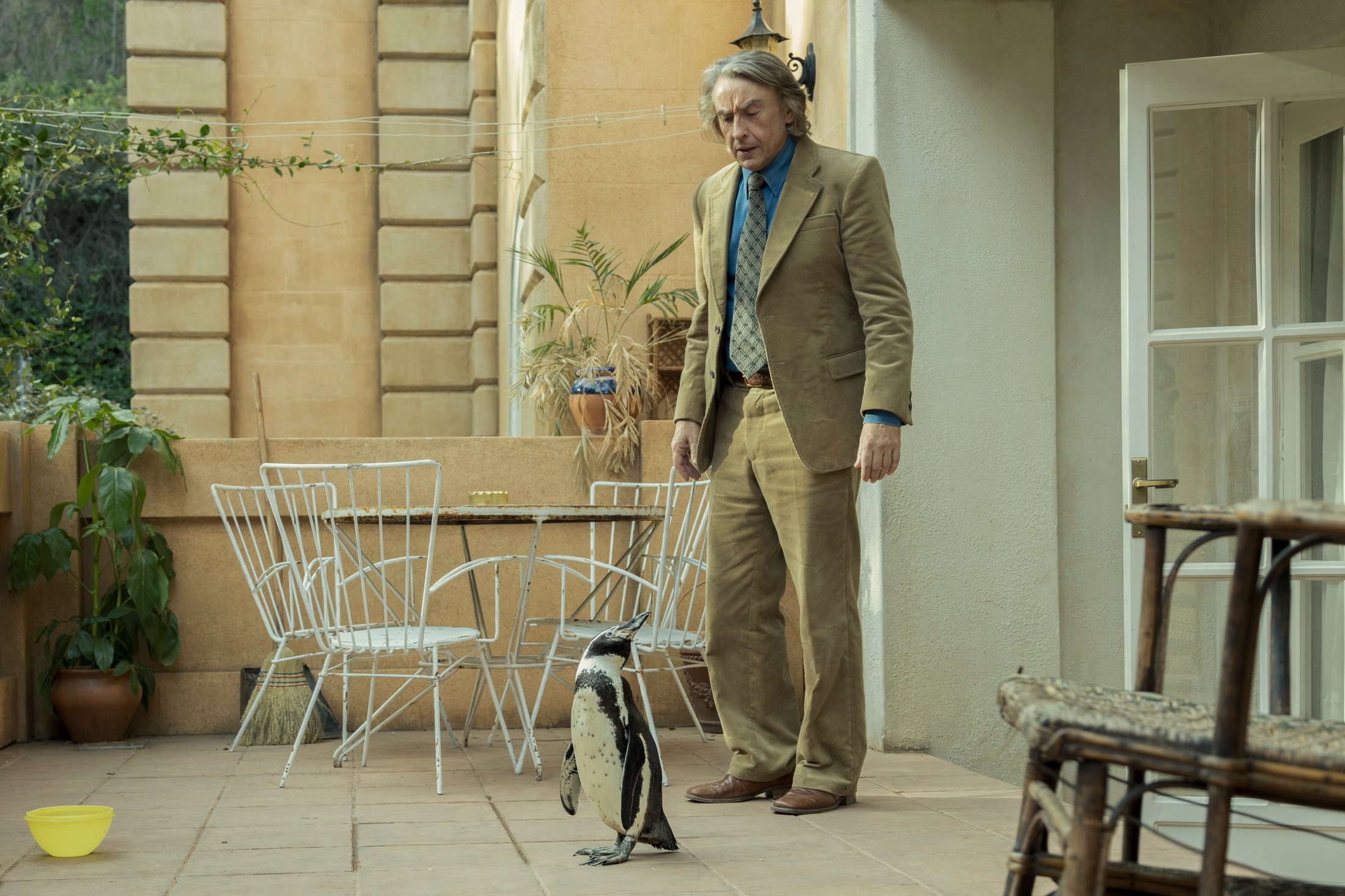 THE PENGUIN LESSONS 003 photo by Andrea Resmini ©NOSTROMO PRODUCTION STUDIOS SL - NOSTROMO PICTURES CANARIAS SL - PENGUIN LESSONS LTD - 8.jpg