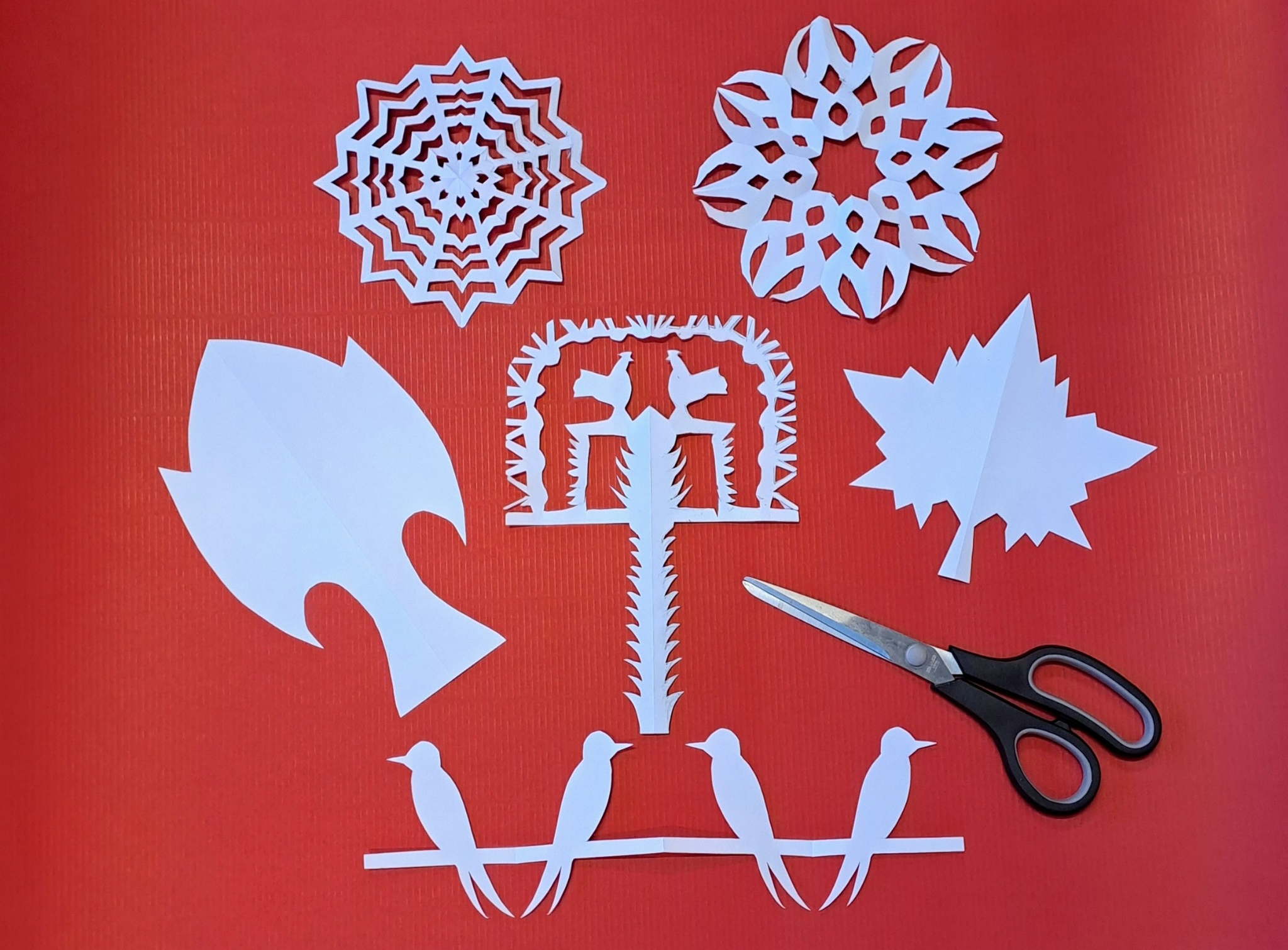 Papiers découpés, papiers pliés