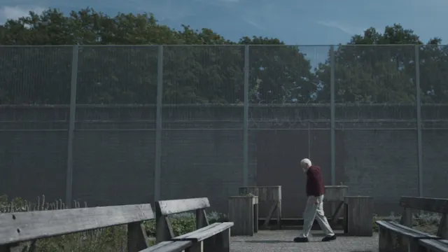 Achter de tralies van de tijd