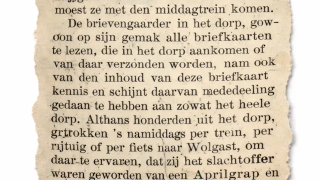 Een knipsel van een krantenartikel uit 1909. Een nieuwsgierige postbode sleept een heel dorp mee in een aprilgrap. Een volgeladen trein later lijkt het luchtschip... een luchtschip!
