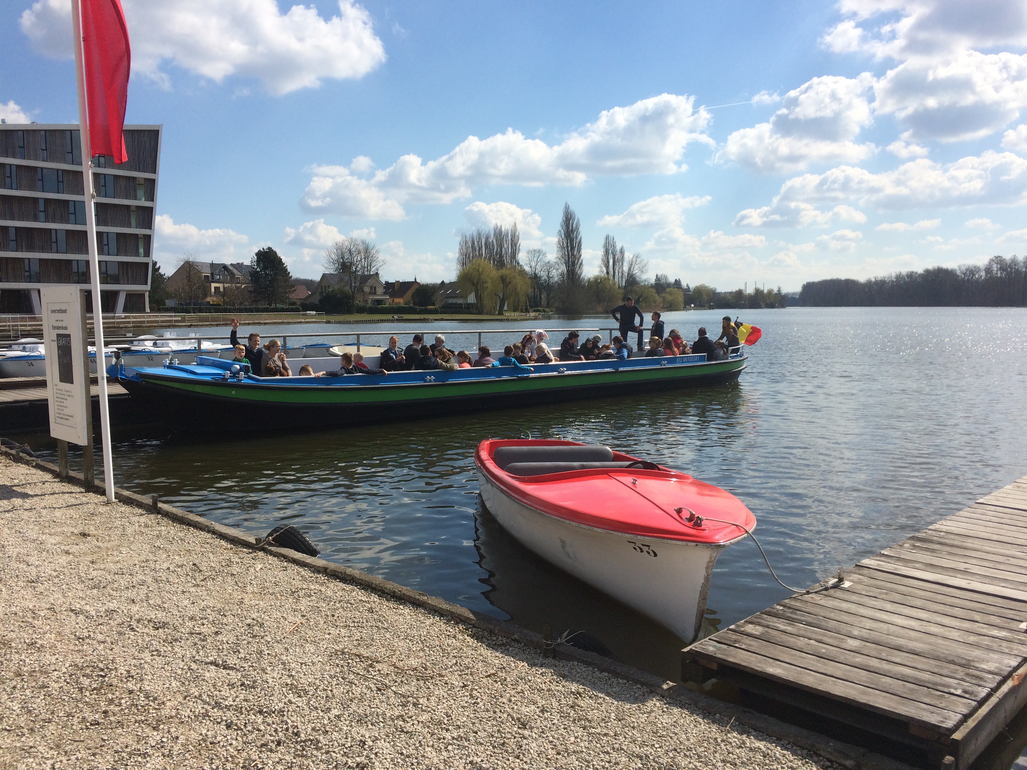 Overzetboot op het Donkmeer