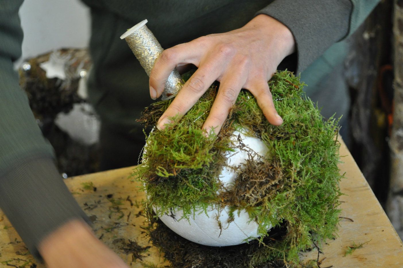 kersmannetje maken in mos