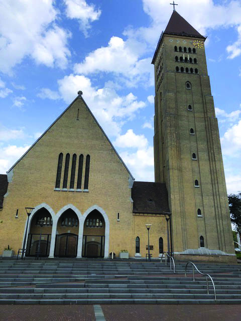 dekenale Sint-Martinuskerk Genk-Centrum