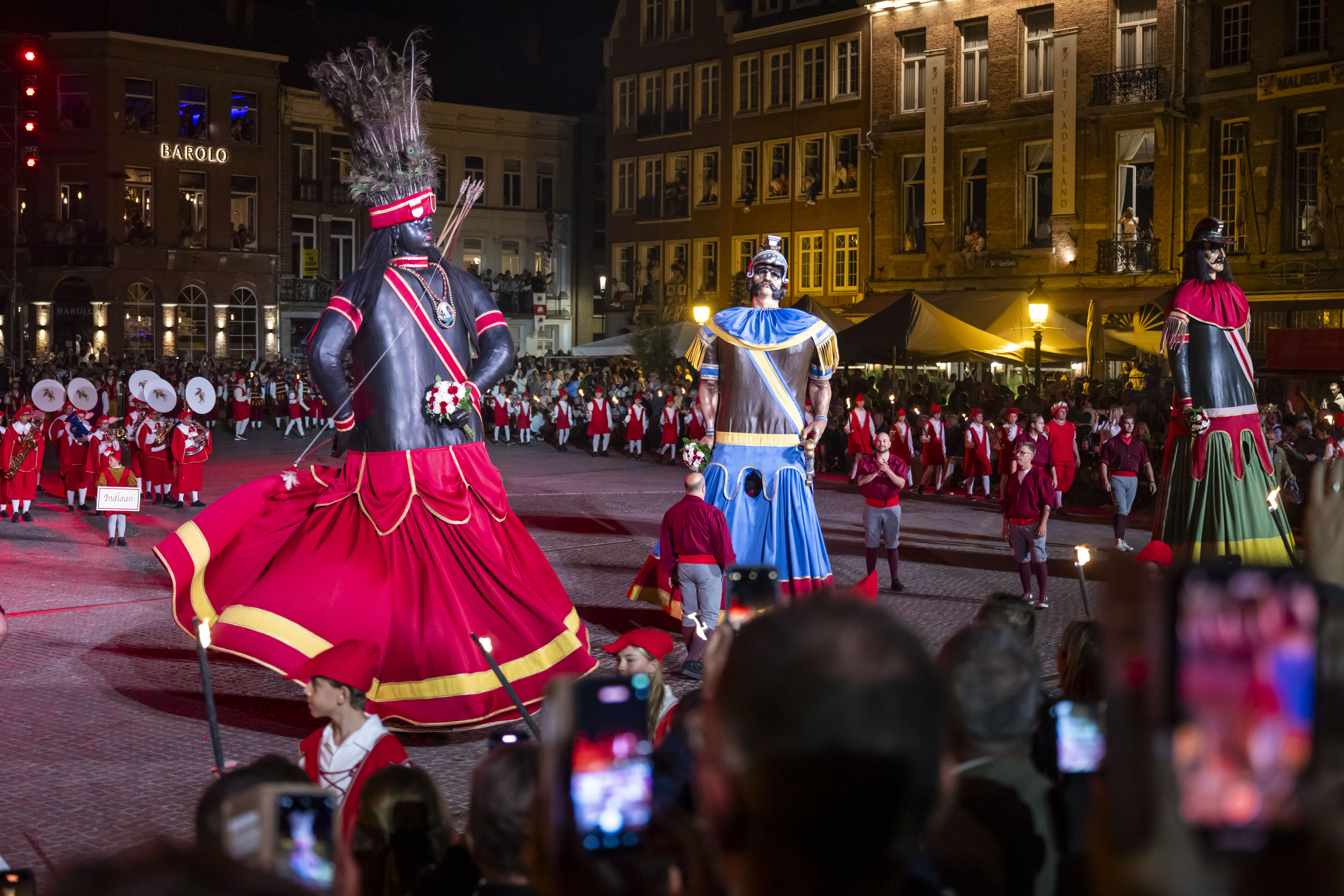 Traditionele Reuzenommegang Katuit
