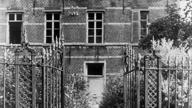 ONS GEMEENTEHUIS: WEERBAAR DOOR DE EEUWEN