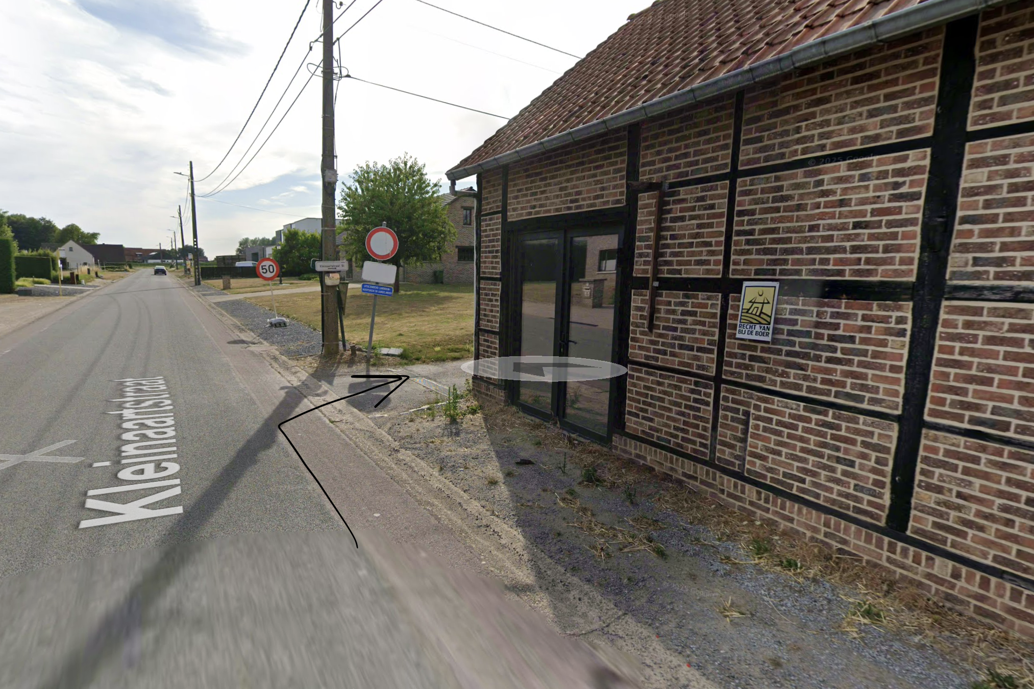 Draai hier rechts in en volg de veldweg