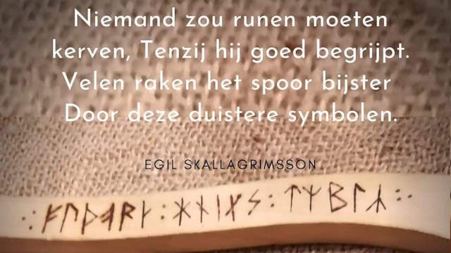 futhark met runenspreuk: Niemand zou runen moeten Kerven, Tenzij hij goed begrijpt. Vele raken het spoor bijster door deze duistere symbolen.