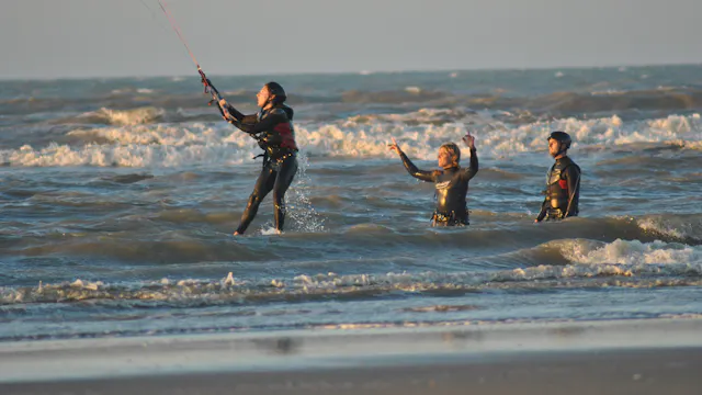 www.kitesurflessen.be