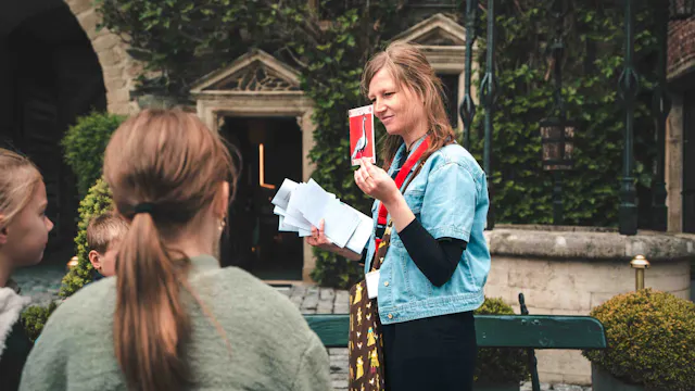 Kaartspel tijdens de familierondleiding