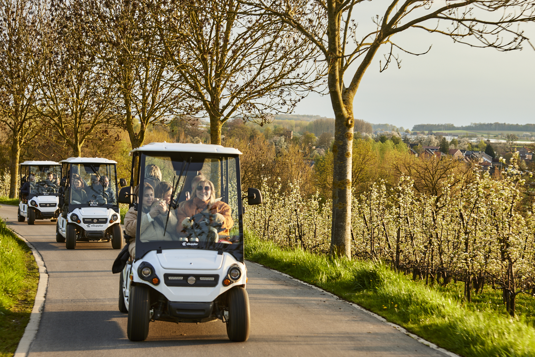 Met een eco-wagentje door de bloesems