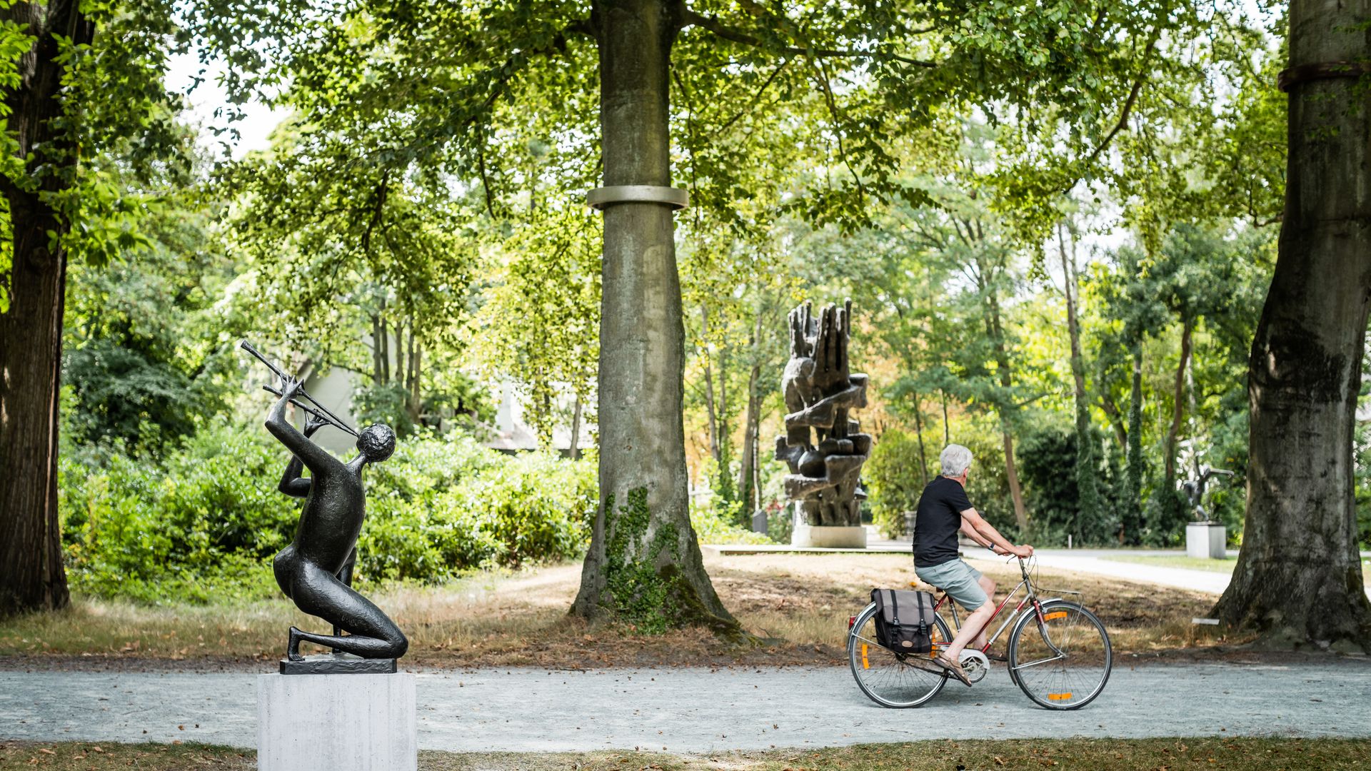 Déjeuner sur l'herbe met Hoera. - Ligconcert in het Middelheimmuseum