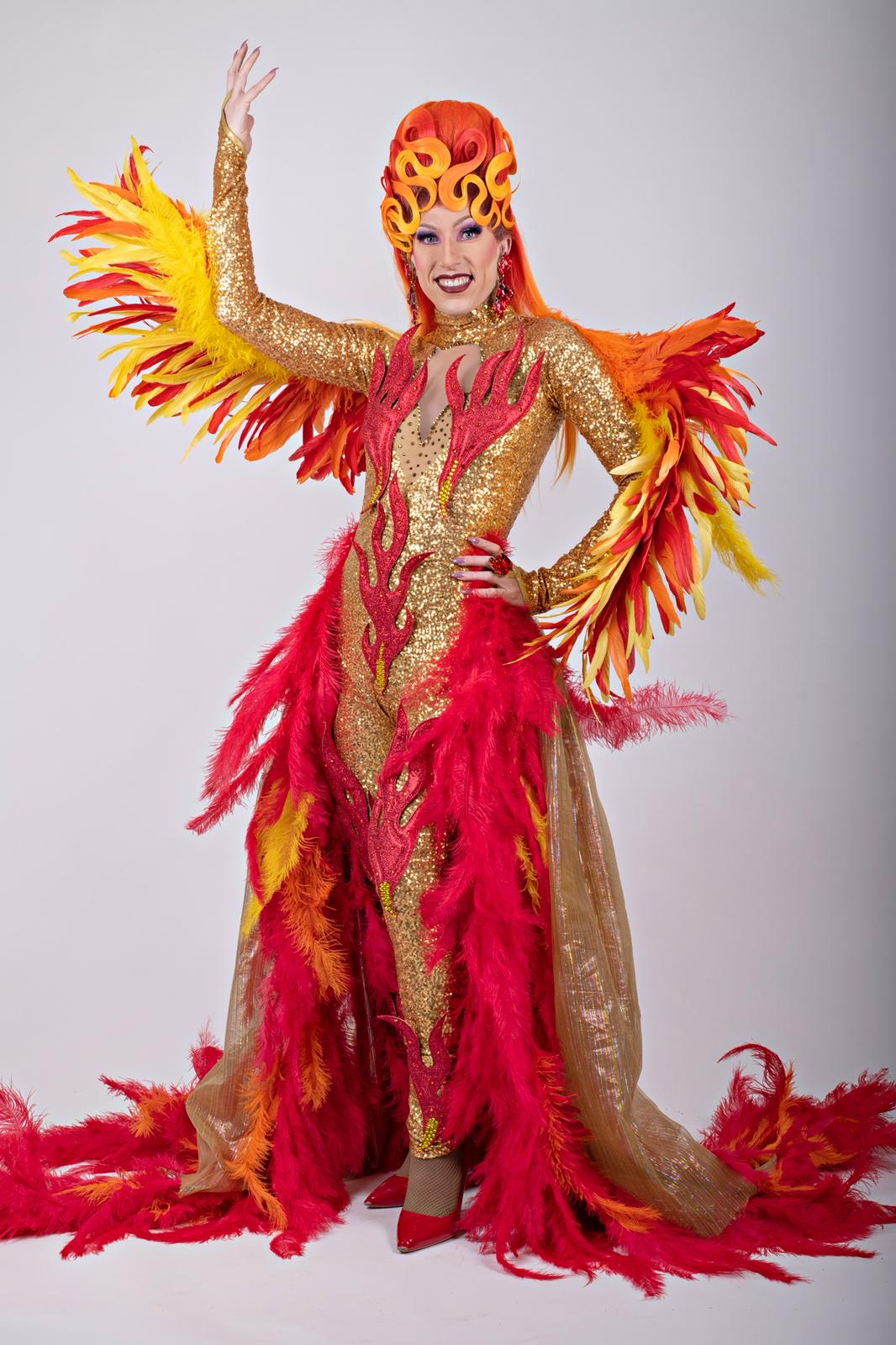 Lola McQueen in één van haar prachtige outfits.