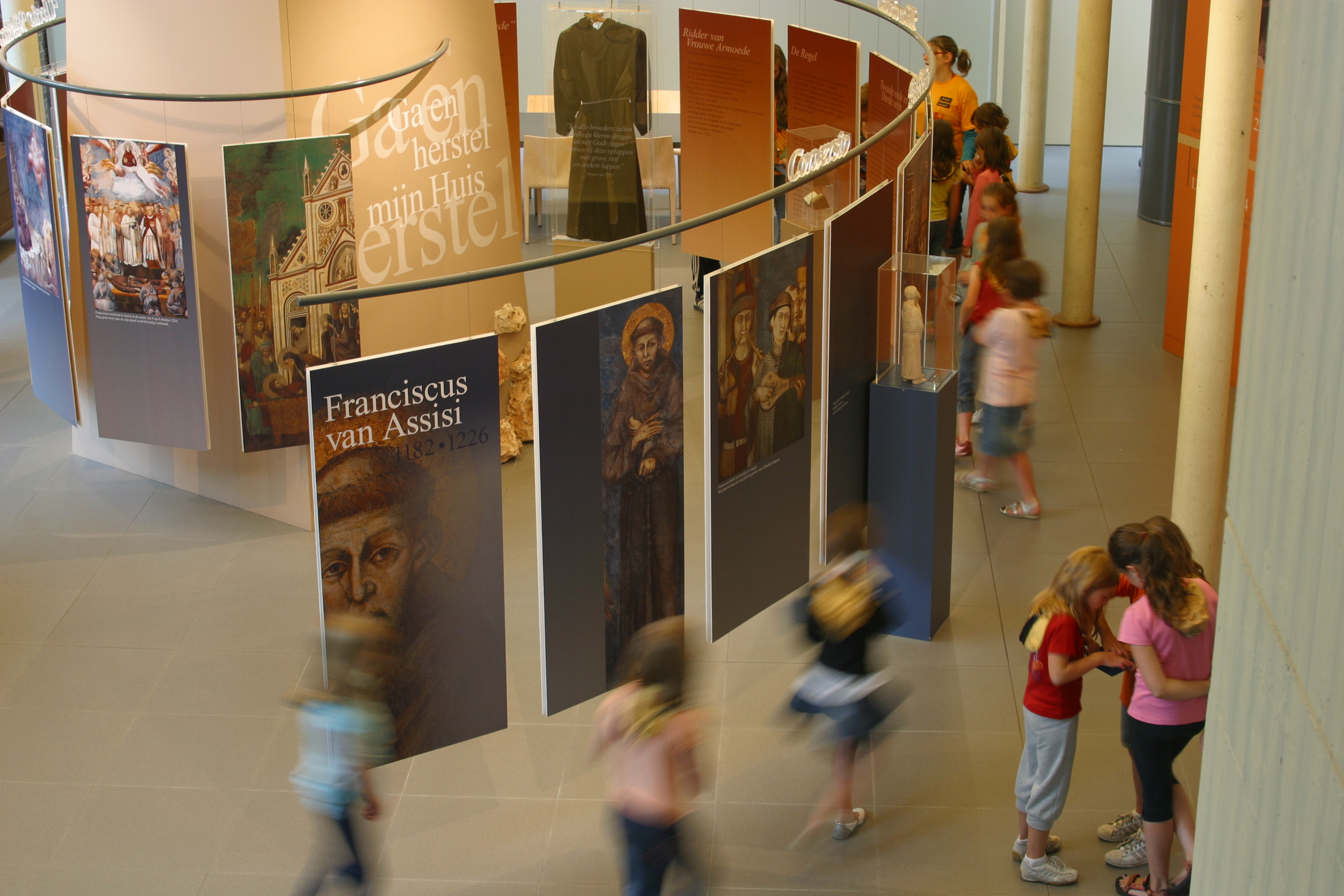 Kruip in de huid van een minderbroeder