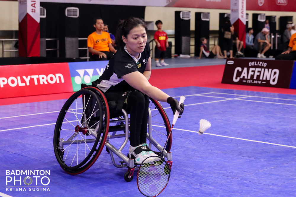 Man Kei To top para badmintonster slaagt shuttle tijdens tornooi