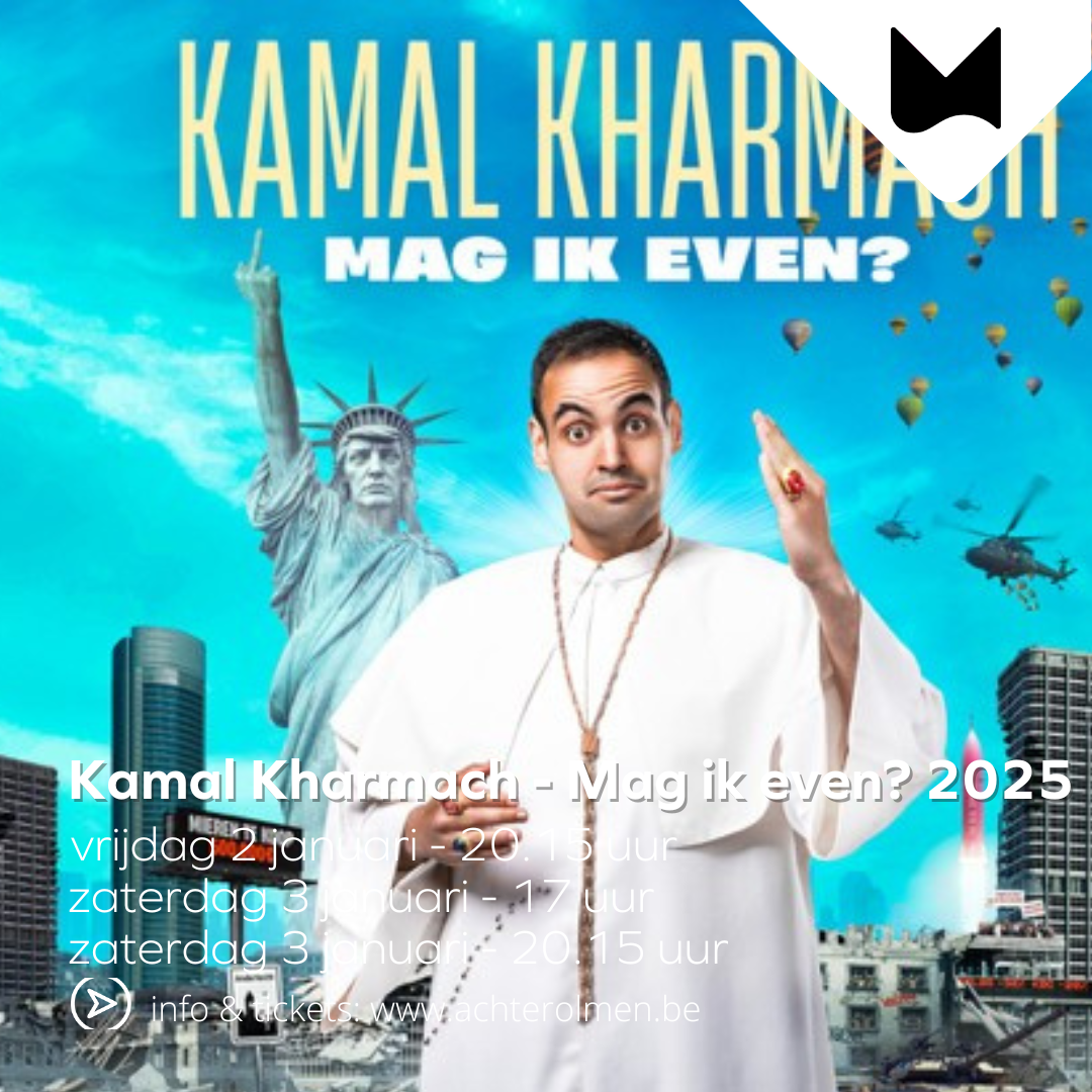 Kamal als paus in decor met bekende documenten