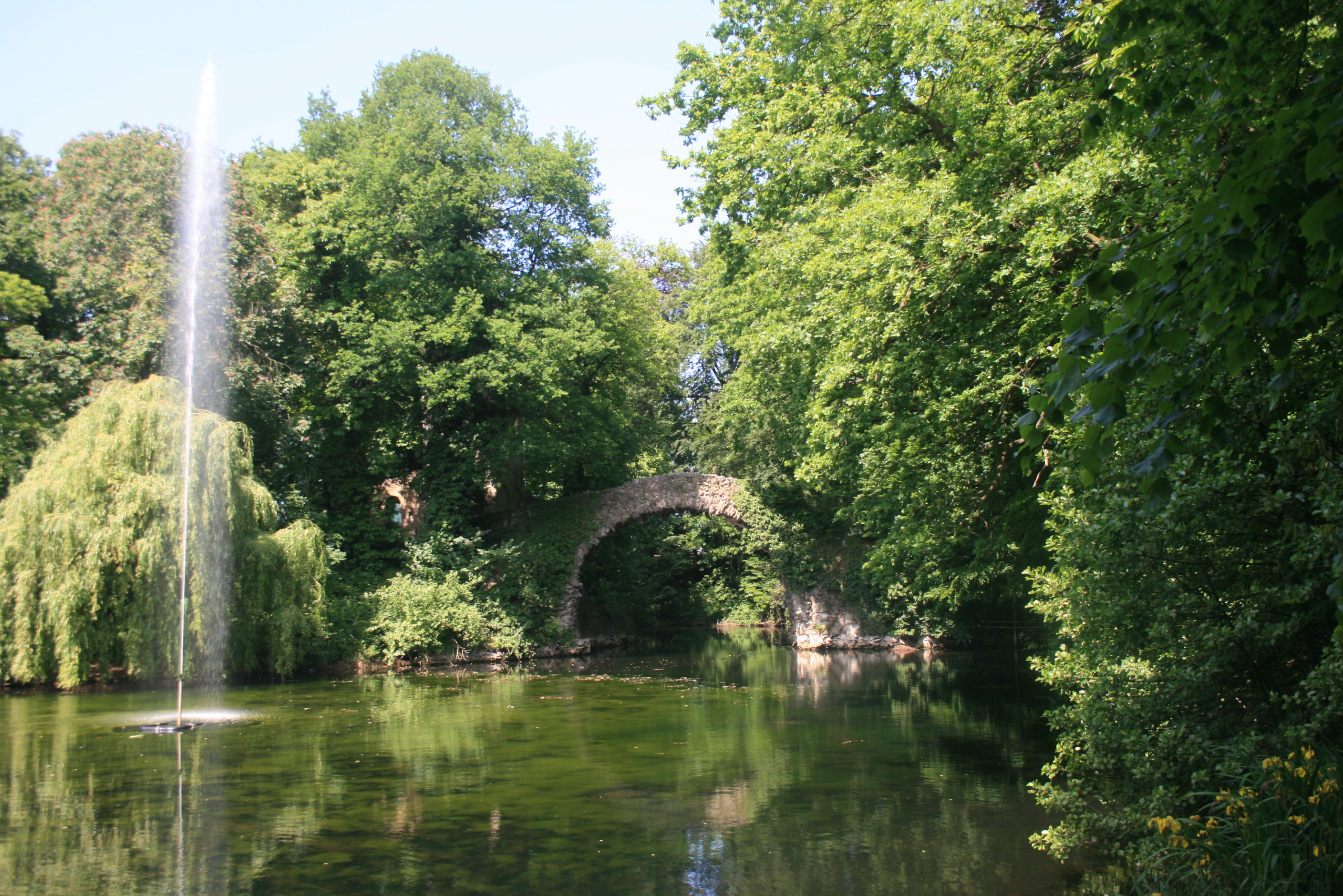 Naast de Jagerstoren en de Rotsbrug bevindt zich het onderaards museum.